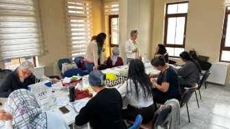 Odunpazarı’nda kadınlar çini sanatını gelir kapısına dönüştürüyor