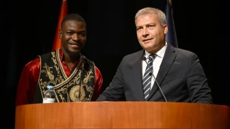 Türkçe Atağı! Anadolu Üniversitesi’nden Dünyaya Çağrı: 1 Milyon Öğrencili Dev Kurumdan Tarihi Burs Müjdesiyle Küresel Hamle!