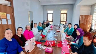 Kadınlar kendi çantalarını dikti: Odunpazarı Belediyesi’nden üretkenlik atölyesi