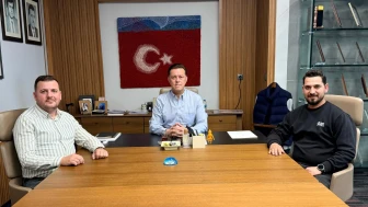 Milletvekili Hatipoğlu Görevini Tamamlayan İlçe Başkanlarıyla Buluştu