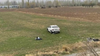 Afyonkarahisar'da Şarampole Giren Otomobil Sürücüsü Yaralandı
