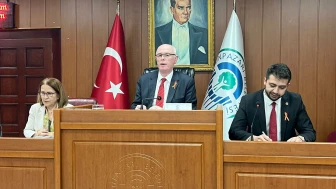 CHP’li Emre Genç’ten sert çıkış:“ Hukuk birilerine göre değil, herkese göre işlemeli”