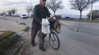 84 yaşındaki Kamil Köprülü pedal çevirerek geçimini sağlıyor