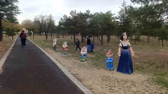 Bu kadarına da pes! Pamuk Prensesin cüceleri çalındı