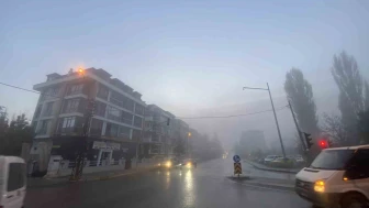 Eskişehir’de sisli hava görüş mesafesini düşürdü