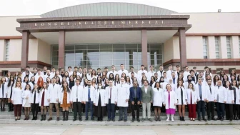 ESOGÜ’de genç diş hekimleri beyaz önlükleriyle mesleğe merhaba dedi