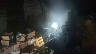 Kimsenin yaşamadığı metruk binada yangın çıktı