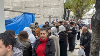 TOKİ başvurusu için yüzlerce metre kuyruk oluştu