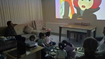 Çocuk Evlerindeki Çizgi Film Etkinliği Çocukların Yüzünü Güldürdü