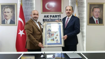 Başkan Altay’dan AK Parti Eskişehir İl Başkanlığı’na Ziyaret