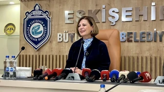 Ayşe Ünlüce: “CHP’nin tarihi kurultayı demokrasi şöleni havasında geçti”