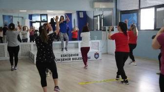 Zumba, Pilates, Yoga: Kadınlar İçin Ücretsiz Eğitimler Sürüyor