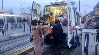 Eskişehir'de Liseli Öğrencilerin Kavgası Bıçakla Yaralanmayla Sonuçlandı