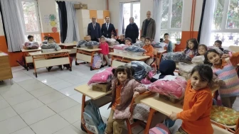 Yenipazar’da Öğrencilerin Yüzünü Güldüren Yardım