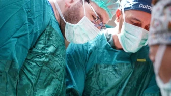 Bilecik’te Bir İlk: Karın Zarı Açılmadan "Rahim Koruyucu Sakrokolpopeksi" Ameliyatı Yapıldı