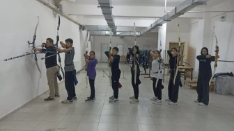 Bilecik'te Öğrenciler Okçulukla Hem Öğreniyor Hem De Gelişiyor