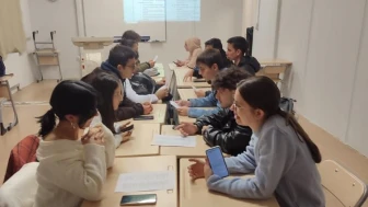 Şeyh Edebali Üniversitesi Öğrencileri İngilizceyi Konuşarak Öğreniyor