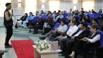 DPÜ Eğitim Fakültesi’nde Sanal Riskler ve Akran Zorbalığı Konferansı Gerçekleştirildi