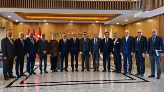 Eskişehir Heyetinden Ulaştırma Bakanı Uraloğlu’na Ziyaret