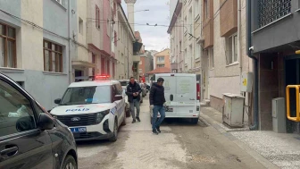 43 Yaşındaki Adam Apartman Dairesinde Ölü Bulundu