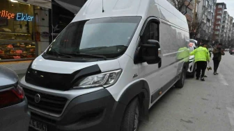 Eskişehir’de Sol Şeritte Taksiden İnen Kadının Ayağı Ezildi