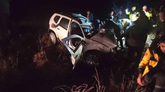 Dinar’da Feci Kaza: Otomobil Sürücüsü Hayatını Kaybetti