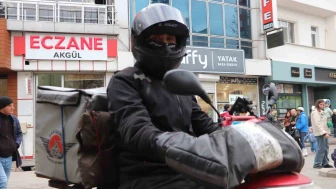 Eskişehir’de Kuryeler Kış Şartlarında Ayakta Kalma Mücadelesi Veriyor