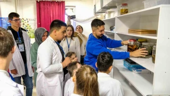 BŞEÜ’de Özel Öğrenciler Laboratuvar Ortamını Tanıdı