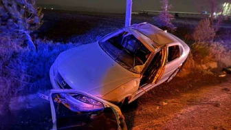 Taklalar atan araç şarampole devrildi: Sürücü hafif yaralandı