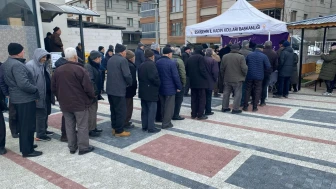 Eskişehir'de Berat Kandili'nde kandil simidi ikramı