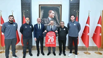 Eskişehir Valisi Mihalıççık Belediyespor Hentbol Takımı Oyuncularını Ağırladı