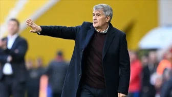 Trabzonspor'da Sürpriz Değişiklik: Şenol Güneş İstifa Etti, Yeni Teknik Direktör Kim Olacak?