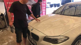 Toz taşınımı sonrası araçlar çamura bulandı