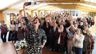 Özlem Gürses Eskişehir’de gençlerle buluştu