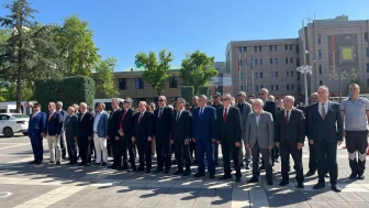 Eskişehir’de 178 Yıllık Kurumdan Anlamlı Tören: Atatürk Anıtı’nda Buluştular