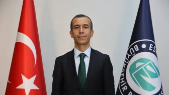 Başkan Ahmet Dönmez’den sokak hayvanları düzenlemesiyle ilgili açıklama: "Belediyelerimizin toplama dışında başka bir görevi bulunmamaktadır"
