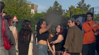 Osmangazi Üniversitesi’nde yürüyüş gerginliği: Bir öğrenci el hareketiyle tepki gösterdi
