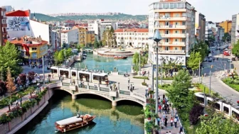 Eskişehir’de yeni yasak: Bu bulvarda park etmek artık yasak!