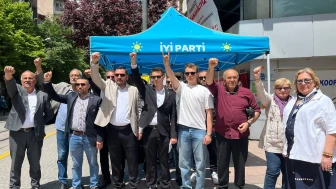 İYİ Parti Gençlik Kolları'ndan Cumhuriyet vurgusu: “Bir taraf seçmek zorunlu hale gelmiştir, biz Cumhuriyet’ten yanayız”