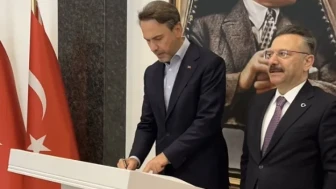 Enerji ve Tabii Kaynaklar Bakanı Alparslan Bayraktar, Eskişehir programına Valilik ziyaretiyle başladı