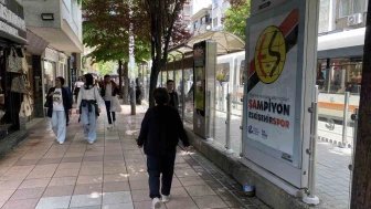 Çeşitli noktalara yerleştirilen Eskişehirspor afişleri beğeni topladı