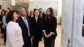 Eczacılık Fakültesi’nde ’Topluma Hizmet Uygulamaları’ dersi çerçevesinde sergi açıldı