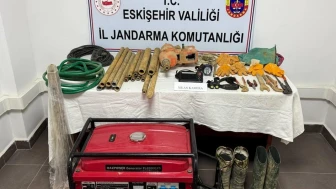 Eskişehir’de kaçak kazı yapan şahıslar suçüstü yakalandı