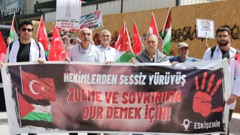 Eskişehir’de Tıp Fakültesi öğrencileri Filistin için yürüdü