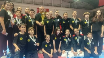 Eskişehirli sporcular ’İller Arası Karate Ligi’nde derece elde etti