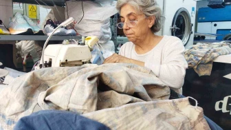 Eskişehir'de hastalığına rağmen mesleğini bırakmadı: Terzi Çınar’dan ekonomik tavsiye