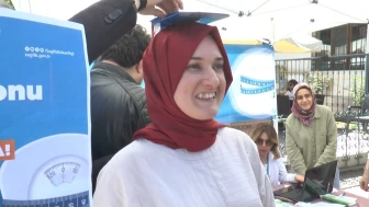 Eskişehir'de ’İdeal Kilonu Öğren, Sağlıklı Yaşa’ uygulamasında vatandaşla sağlık personeli arasında ilginç diyaloglar