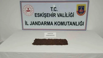Eskişehir'de uyuşturucu ticareti yapmayı amaçlayan şüpheli jandarmadan kaçamadı