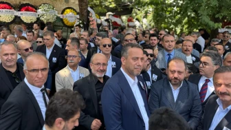 CHP’li Arslan, Ferdi Zeyrek’in cenazesine katıldı: “Manisa halkı evladını uğurladı”