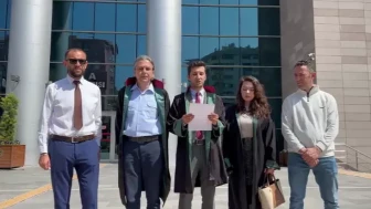 Zafer Partisi'nden Ümit Özdağ için Adliye Önünde Basın Açıklaması